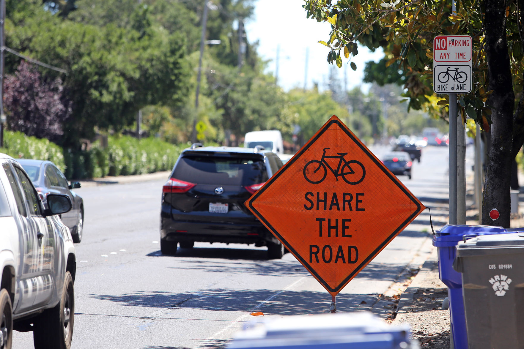Bicycle lanes on Soscol Avenue, Napa